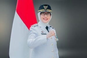 Profil Bunda Indah Amperawati, Bupati Perempuan Pertama di Lumajang