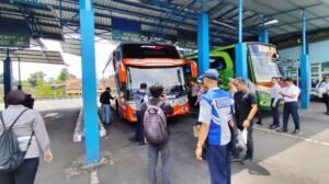 Dishub Lumajang Cek Bus Mudik, Pastikan Aman untuk Pemudik
