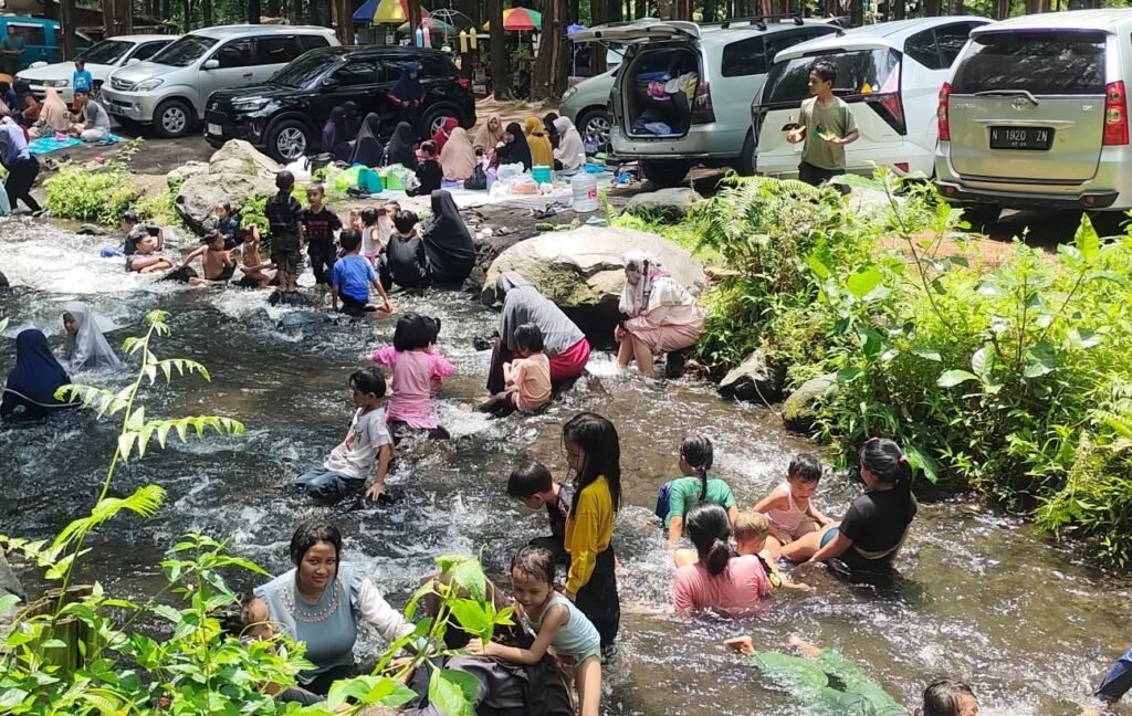 Mau Wisata ke Kalipinusan Poncosumo? Segini Tarifnya!