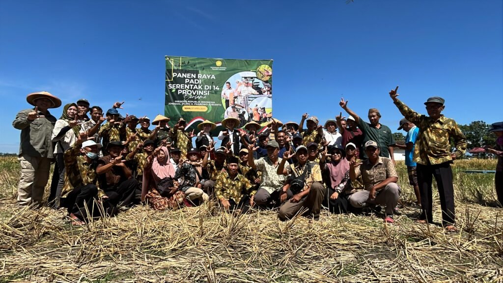 Petani Lumajang Butuh Alat Modern, Begini Kata Bunda Indah