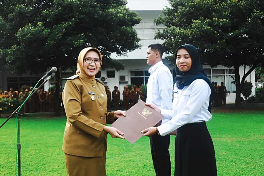 Resmi Jadi Abdi Negara! 100 CPNS Lumajang 2024 Terima SK
