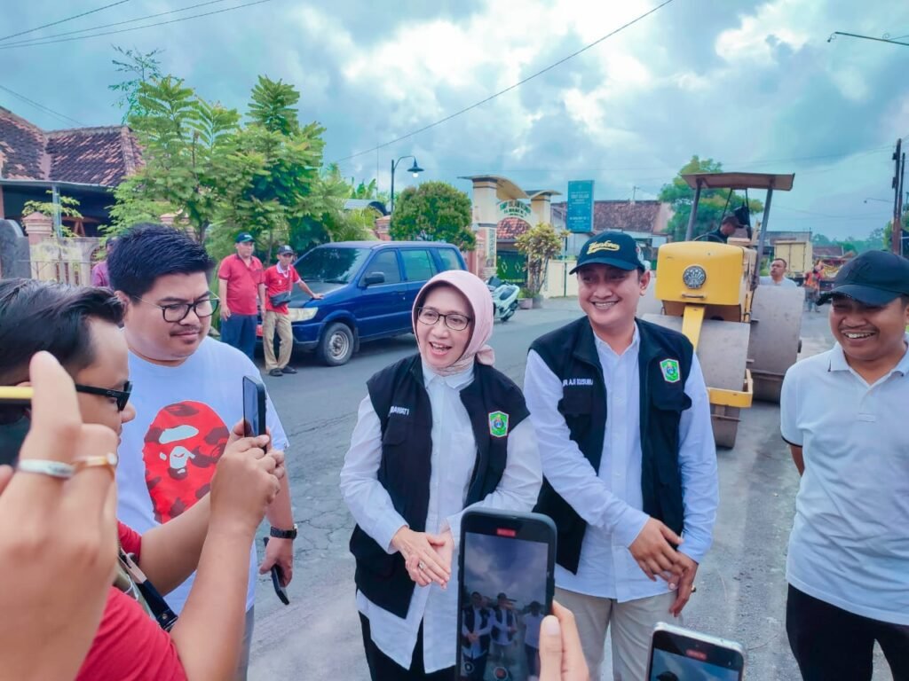 Bupati dan Wabup Lumajang Tinjau Jalan Rusak di Candipuro, Tempeh, dan Kunir
