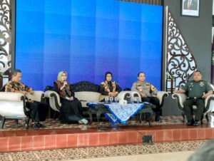 Tegas! Bupati Lumajang Larang Perusahaan Tahan Ijazah Karyawan