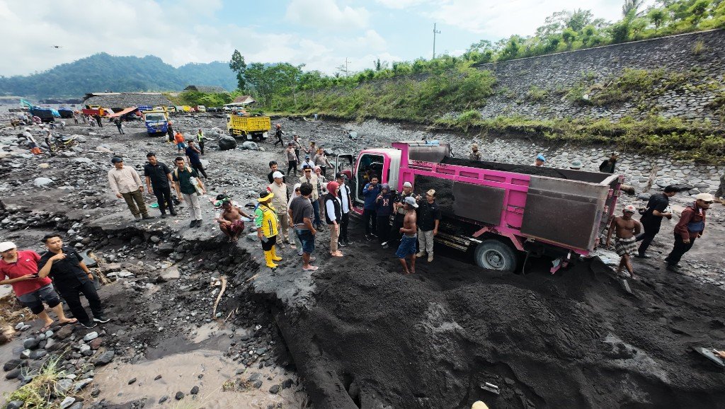 Perbaikan Darurat Tanggul Sungai Bondeli di Lumajang Dimulai