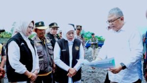 Tanggul Nyaris Jebol, Gubernur Jatim Gelontorkan Rp10,5 M untuk Lumajang!