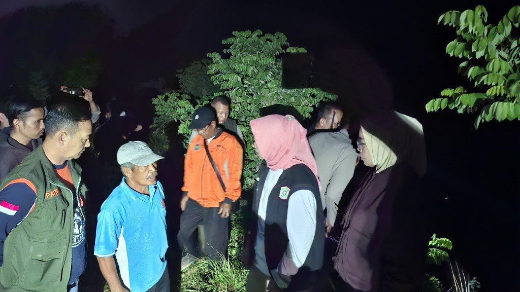 Tanggul Sungai Rejali Terus Terkikis, Bupati Lumajang Imbau Warga Mengungsi