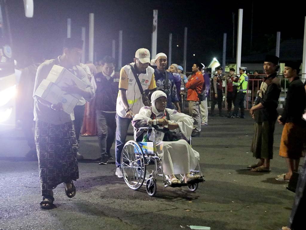 375 Jemaah Kloter 37 Tiba di Lumajang, Satu Wafat di Tanah Suci