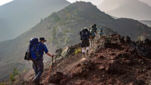 Tips Pendaki Pemula untuk Kamu yang Mau Naik Gunung di Indonesia