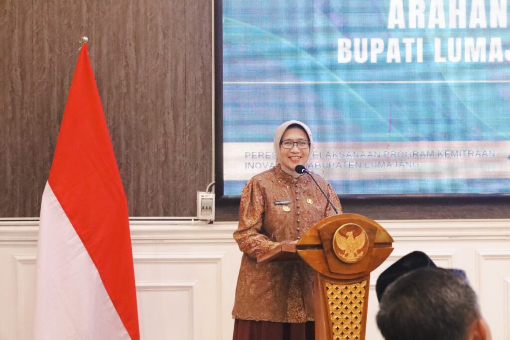 Bunda Indah: Tak Ada Anak Lumajang yang Boleh Tertinggal dari Sekolah!