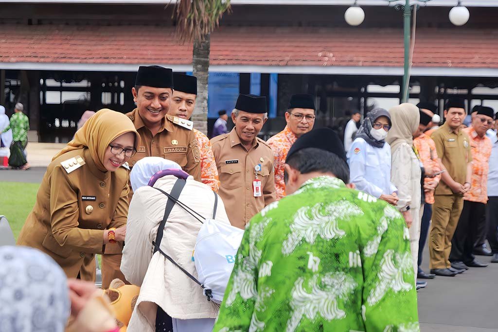 858 Jemaah Haji Lumajang Hampir Semua Pulang, Satu Masih Dirawat & Sepasang Jemaah Dikaruniai Bayi di Makkah