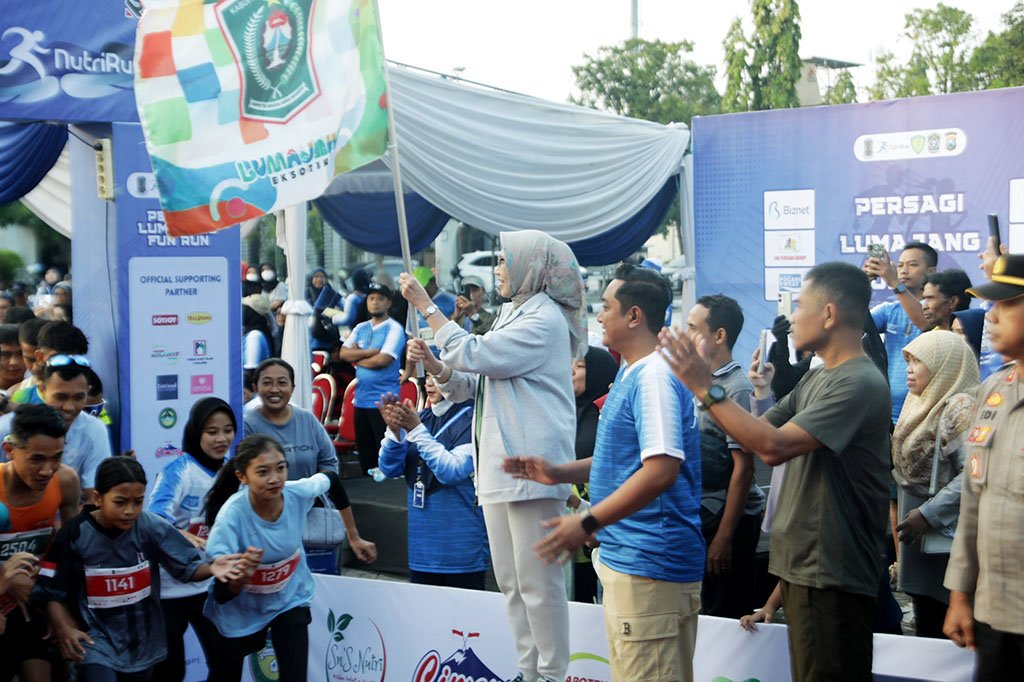 Fun Run 2025 Warnai Stadion Semeru, Lumajang Gaungkan Hidup Sehat