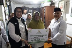 Pemkab Lumajang Salurkan Bantuan Bedah Rumah di Klakah