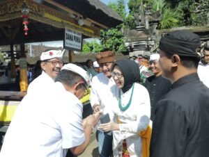 Bupati Lumajang Hadiri Upacara Sakral Puja Wali Krama di Pura Mandara Giri Semeru Agung