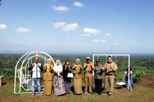 Bukit Jenggolo: Dari Gotong Royong Warga Menjadi Surga di Atas Awan Lumajang