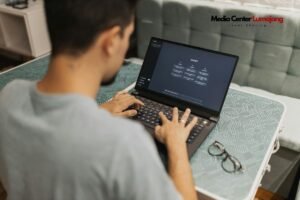 10 AI Tools Gratis yang Wajib Dicoba Tahun 2025