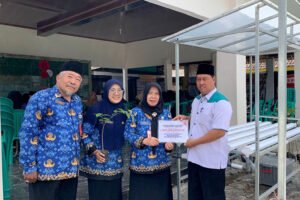 DLH Lumajang Dorong Desa Mandiri Pangan Lewat Hidroponik dan Bibit Buah
