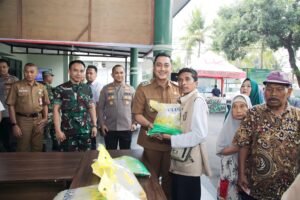 Wabup Lumajang Apresiasi Peran TNI dalam Gerakan Pangan Murah