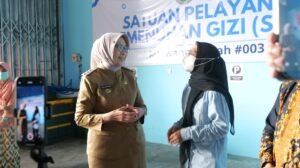 Bunda Indah Tinjau Pelaksanaan Program Makan Bergizi Gratis di Klakah