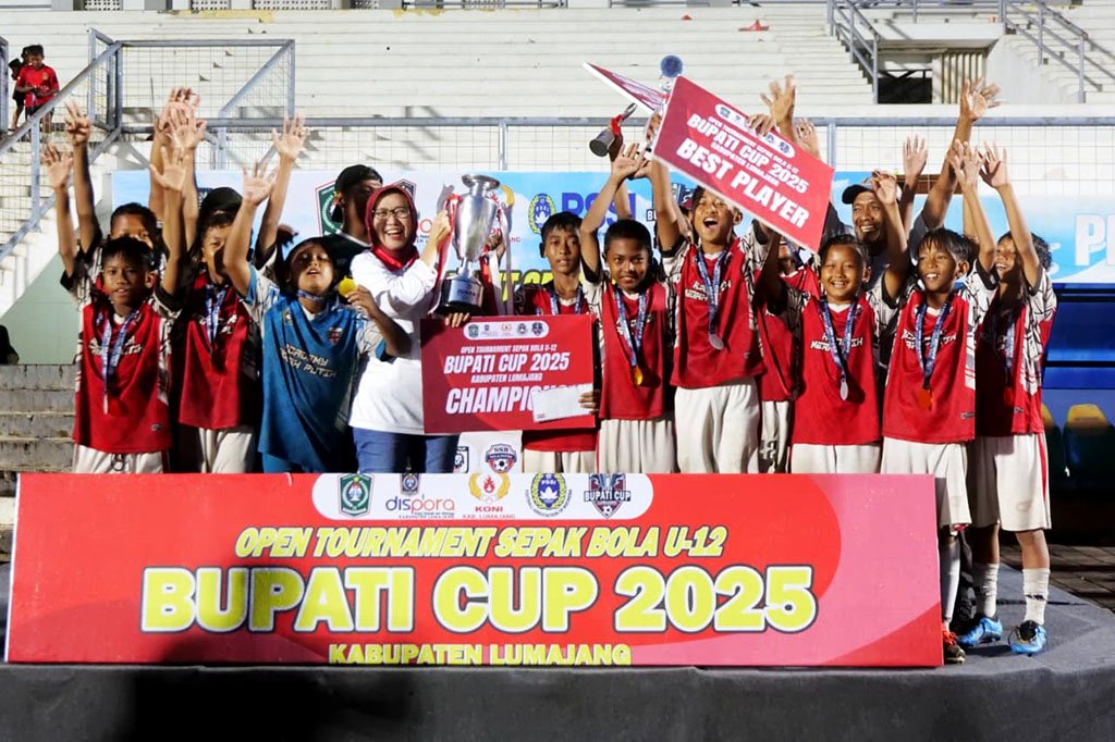 AMP Merah Jember Juarai Turnamen Sepak Bola U-12 Bupati Cup 2025