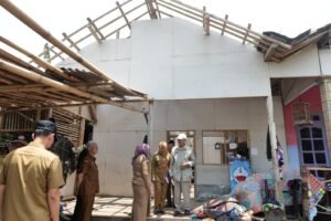 Pemkab Lumajang Gerak Cepat Tangani Dampak Puting Beliung di Randuagung