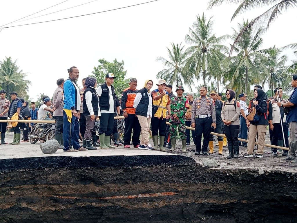 Bupati Lumajang Prioritaskan Penanganan Tanggul Jebol Sungai Regoyo Demi Keselamatan Warga