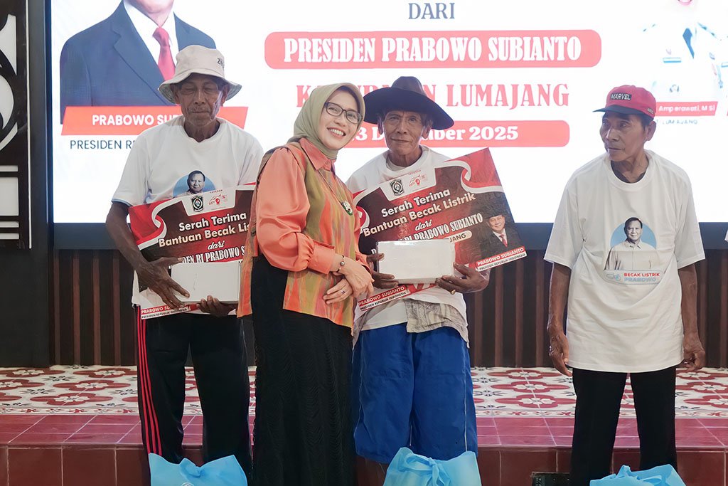 Pemerintah Beri 100 Becak Listrik untuk Tukang Becak Lansia Lumajang