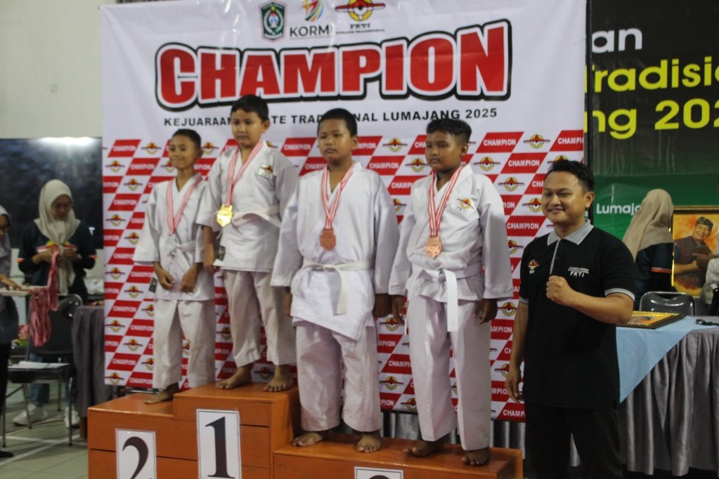 80 Atlet Ramaikan Kejuaraan Karate Tradisional Lumajang 2025