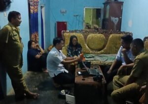 Dispendukcapil Lumajang Jemput Bola Rekam e-KTP Lansia