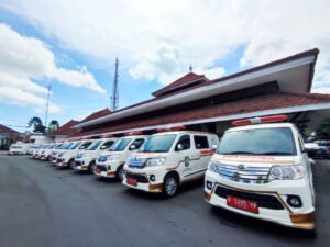 Tak Sekadar Potong Tumpeng, Harjalu 770 Lumajang Hadirkan Ambulans Desa untuk Warga