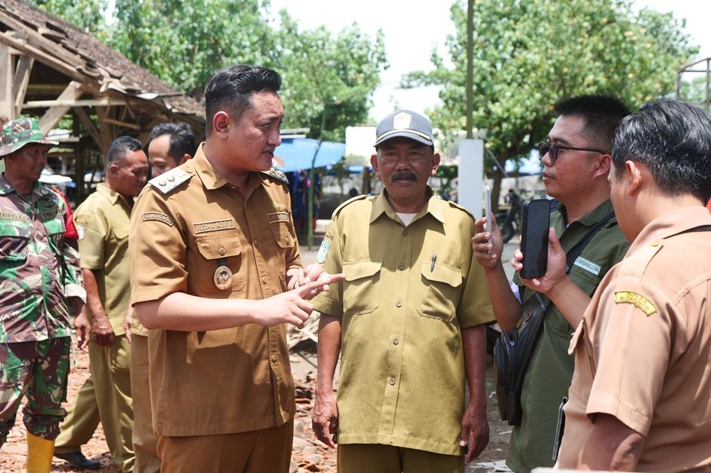 Pemkab Lumajang Siapkan Relokasi Sementara Pedagang Pasar Krai Pascainsiden Lapak Roboh