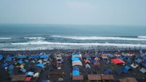 Efek Domino Lebaran Ketupat: Ekonomi Mikro di Pesisir Selatan Lumajang Melaju Pesat