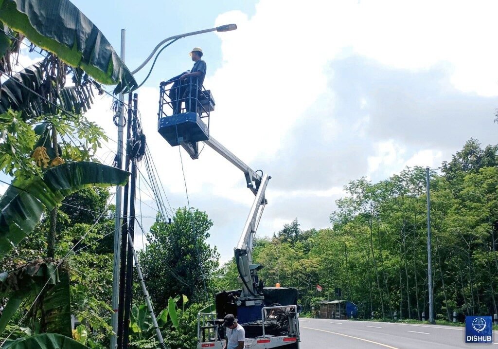 Bupati Lumajang Kebut Perbaikan Lampu Jalan Provinsi yang Mati