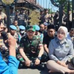 Temui Massa BEM se-Lumajang, Ketua DPRD Oktafiyani Teken Pakta Integritas Serap Aspirasi