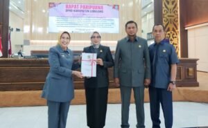 Rapat Paripurna DPRD: Bupati Lumajang Tekan Transparansi Anggaran 2025 Demi Layanan Publik Nyata