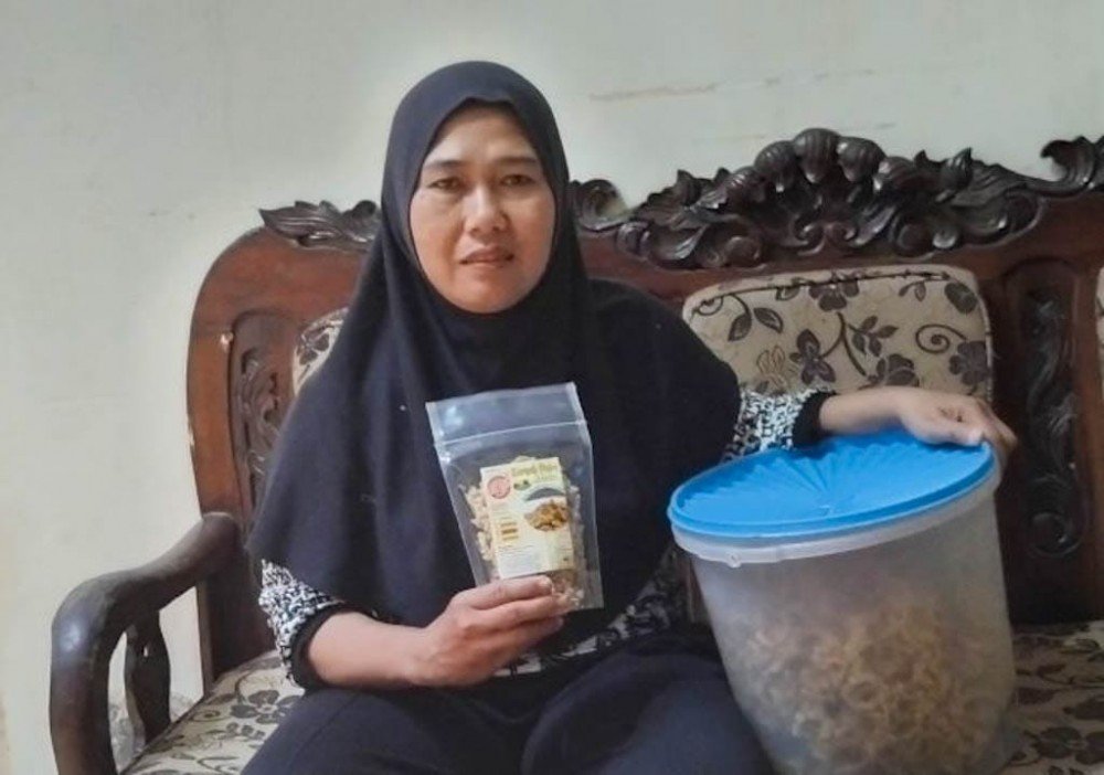 Sulap Pare Pahit Jadi Keripik Gurih, Ibu Rumah Tangga di Senduro Lumajang Sukses Tembus Pasar UMKM