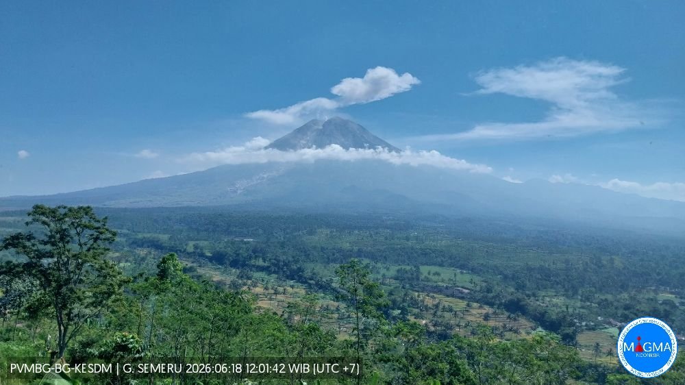 Semeru Semburkan Asap 1.200 Meter, BPBD Lumajang: Status Siaga, Warga Jangan Panik