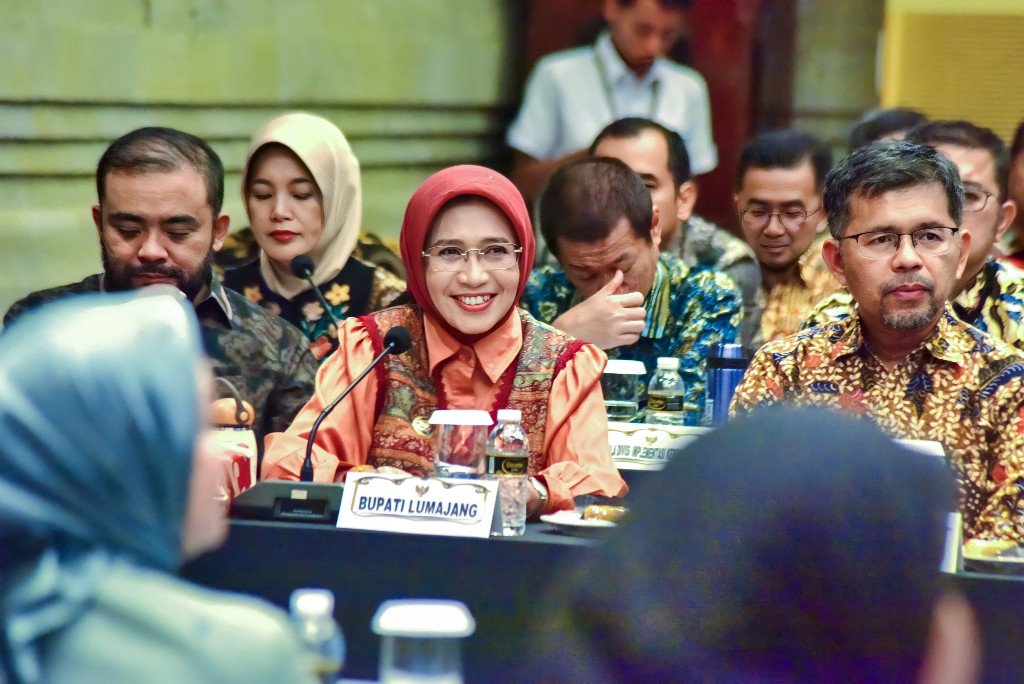 Siapkan Program Seragam Gratis SD-SMP, Bupati Lumajang Minta Orang Tua Tidak Buru-Buru Membeli
