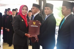 Bupati Lumajang Lantik 122 ASN, Dorong Birokrasi Profesional dan Pelayanan Publik Berkualitas
