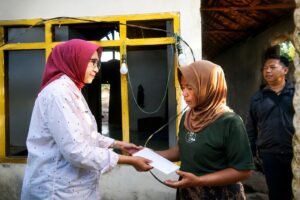 Pemkab Lumajang Salurkan Bantuan dan Pendampingan untuk Korban Kebakaran di Jatisari Kedungjajang