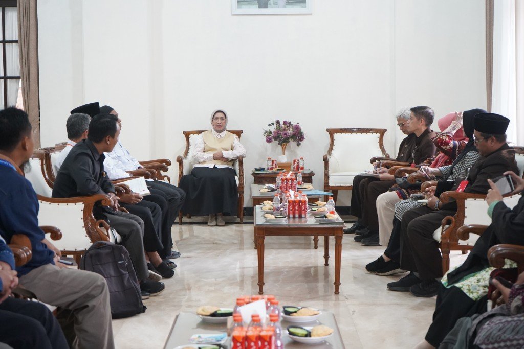 Prioritaskan Yatim Piatu, Pemkab Lumajang Salurkan Beasiswa Kuliah Akhir Juli 2026