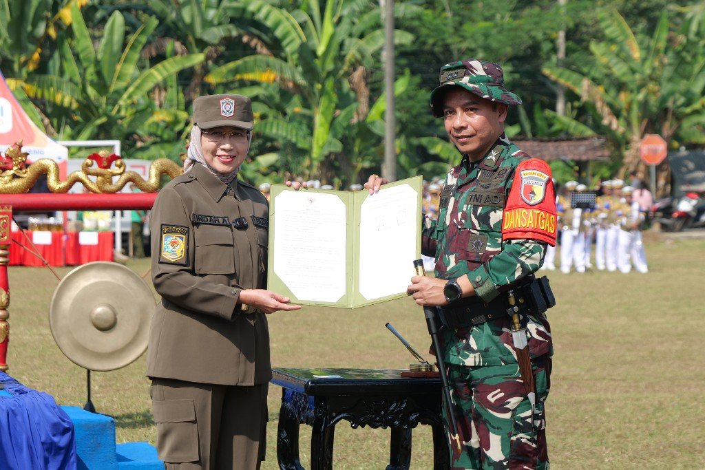 Buka TMMD Ke-129 di Ledoktempuro, Bupati Lumajang Resmikan Proyek Jalan Cor 840 Meter