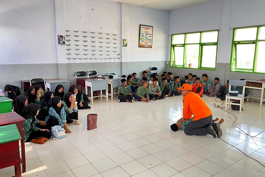 Lewat Program BELI NASI, BPBD Lumajang Latih Pelajar Tempeh dan Yosowilangun Tanggap Bencana