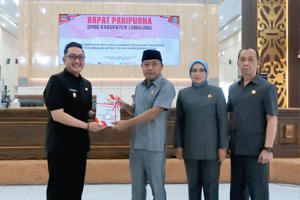 Sampaikan Nota Keuangan Raperda P-APBD 2026, Wabup Lumajang Tekankan Manfaat Riil bagi Warga