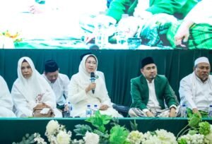 Bicara di Lailatul Ijtima’ NU, Bupati Bunda Indah Ajak Warga Teladani Akhlak Nabi untuk Jaga Kondusivitas Lumajang