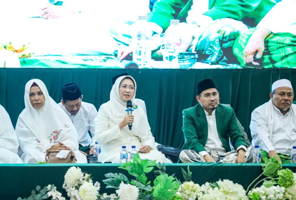 Bicara di Lailatul Ijtima’ NU, Bupati Bunda Indah Ajak Warga Teladani Akhlak Nabi untuk Jaga Kondusivitas Lumajang
