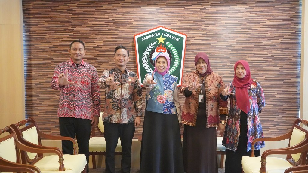 Dorong Pertumbuhan Ekonomi, Bupati Bunda Indah Siapkan Penataan Destinasi dan Pusat Oleh-Oleh Tumpak Sewu