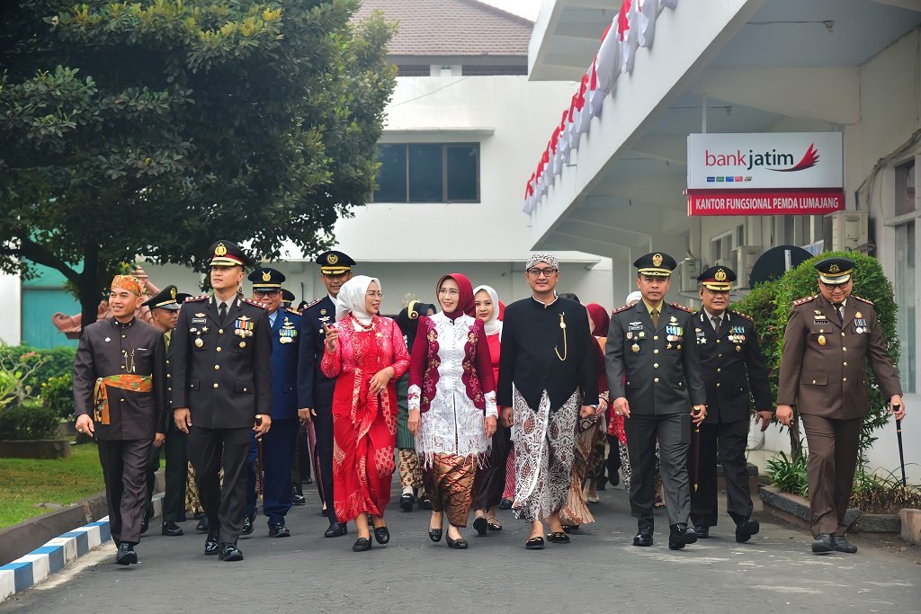 Pimpin Upacara HUT ke-81 RI, Bupati Bunda Indah Gaungkan Komitmen Pemerintahan Bersih Tanpa Intervensi