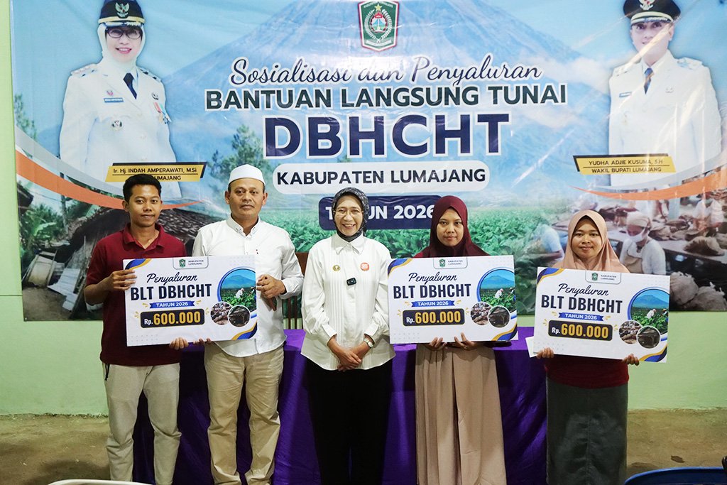 Salurkan BLT DBHCHT 2026 ke 100 Buruh Pabrik Rokok, Bupati Bunda Indah Minta Dimanfaatkan untuk Kebutuhan Prioritas