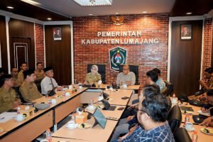 Tertibkan Kabel Semrawut di Pusat Kota, Bupati Bunda Indah Kumpulkan Provider Internet Lumajang