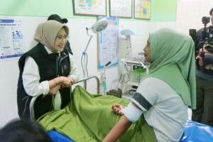 Tinjau Puskesmas Yosowilangun, Bupati Bunda Indah Pastikan Layanan KB Bebas Biaya dan Humanis